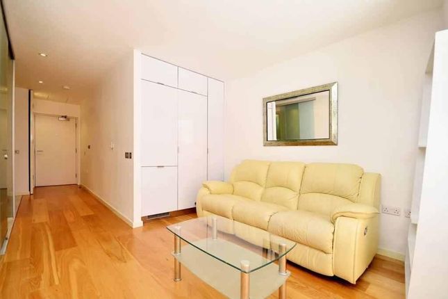 Studio to rent in Ontario Tower, Fairmont Avenue, Canary Wharf, London