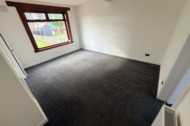 19 King Edward Street, Glenrothes photo 3