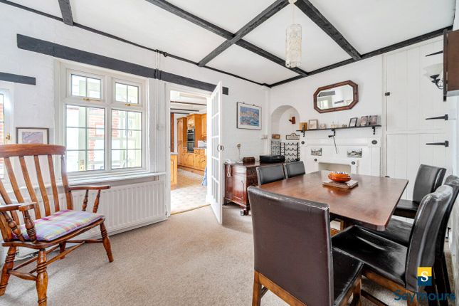 1 Chestnut Corner,, Blackheath Lane, Guildford photo 4
