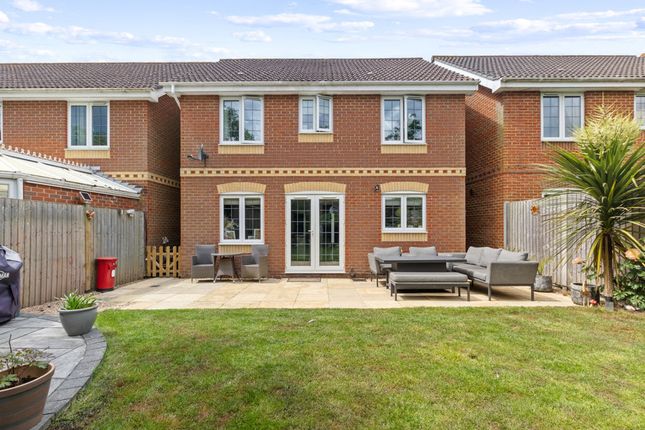 34, Nicolson Close, Chichester photo 4