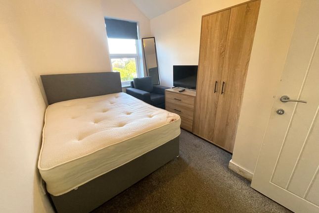 Room 5, Birmingham photo 2