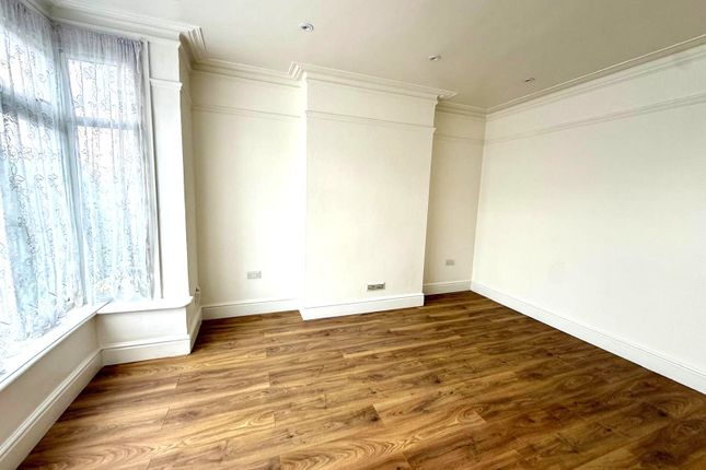 102, Basildon Road photo 5
