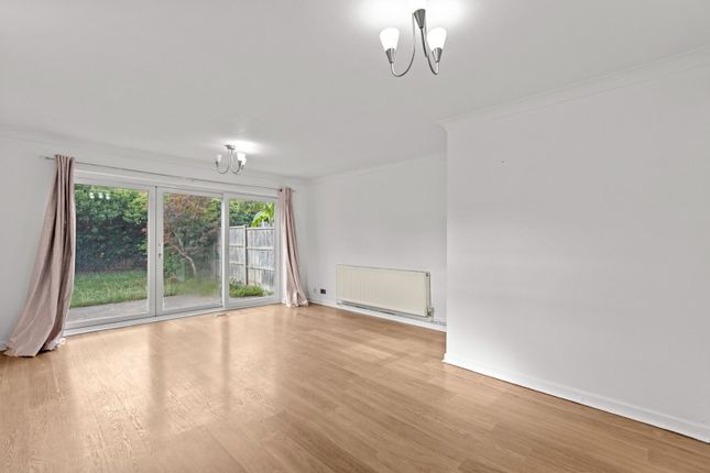 17, Handside Close, Worcester Park photo 4