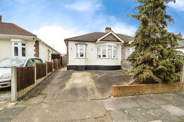 Thumbnail Bungalow for sale in Lingfield Avenue, Upminster