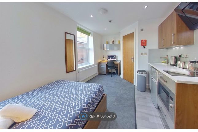 Studio flat on Victoria House Deluxe Studios, Queens Road, Coventry, £1,050/mo