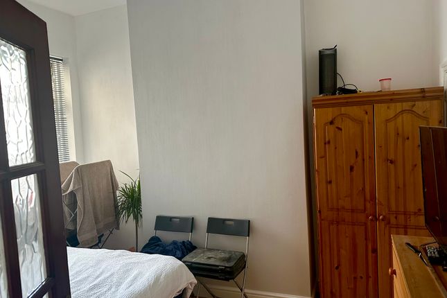 19, Murdock Road, Birmingham photo 4
