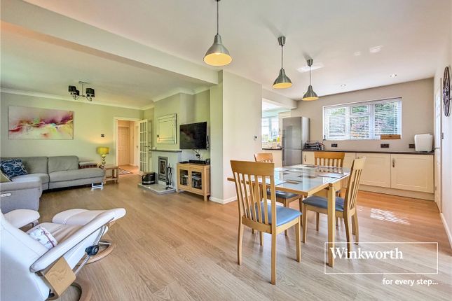 16, Parley Close, Ferndown photo 2