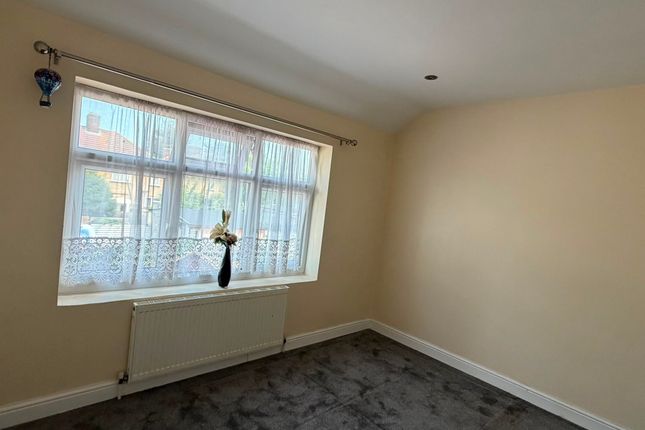 Wren Road, Dagenham photo 3