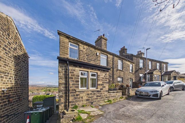 8, Tanhouse Lane, Bradford photo 2
