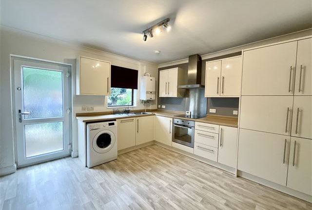 71, Westthorpe Road Killamarsh, Sheffield photo 4