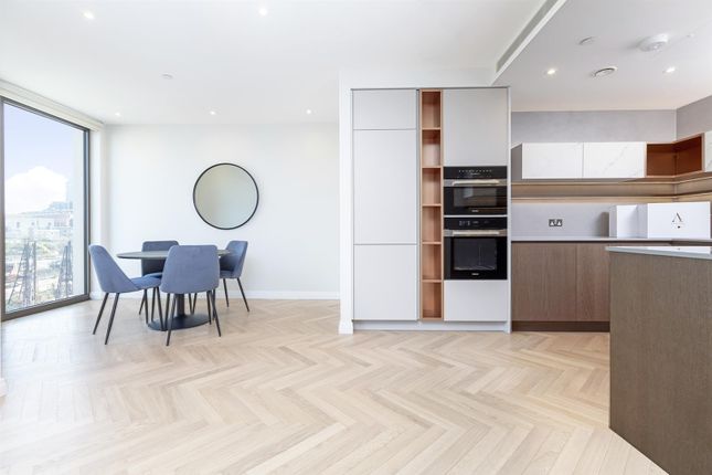 Flat for sale in 1 Parkland Way, London