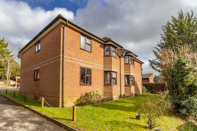 Thumbnail Flat to rent in Bailey House Station Road, Alresford, Hampshire