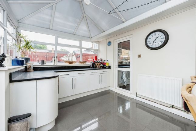 21, Homestead Way, Towcester photo 2