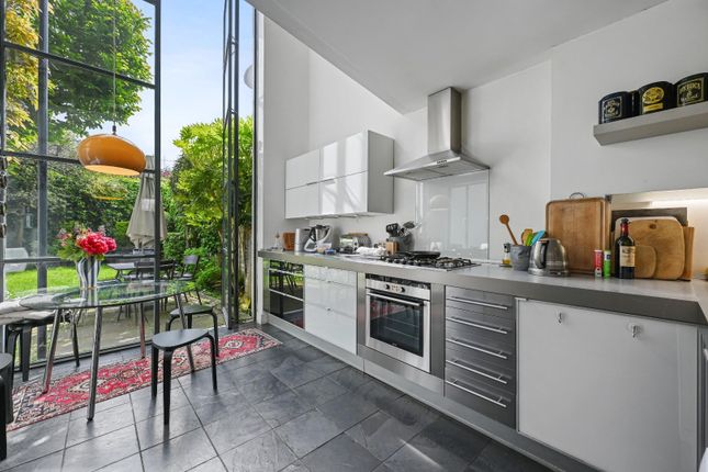Thumbnail Terraced house for sale in Luxemburg Gardens, London