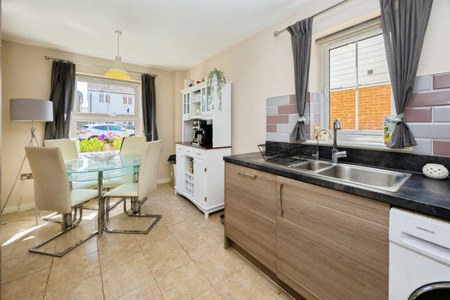 4, Starling Drive, Ashford photo 4