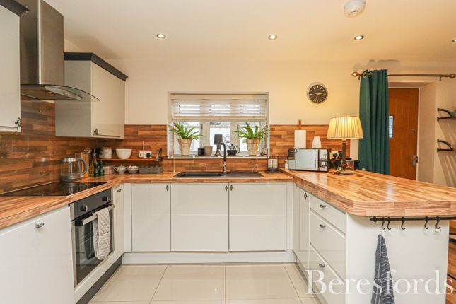 58, New Writtle Street, Essex photo 4