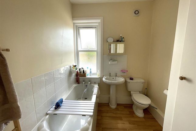 25B, Beach Road, West Sussex photo 3