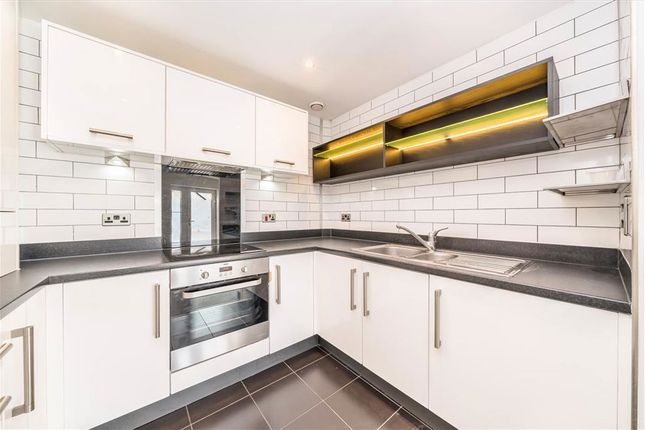 Flat 21, 68, Fairthorn Road, London photo 2