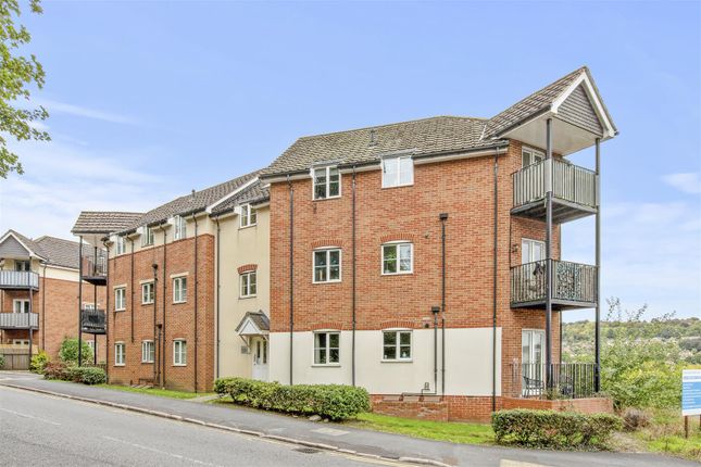 2-bed flat on 6 Moonstone Court,, Dashwood Avenue, High Wycombe, £240,000