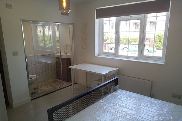 Room to rent in Highcombe, Charlton
