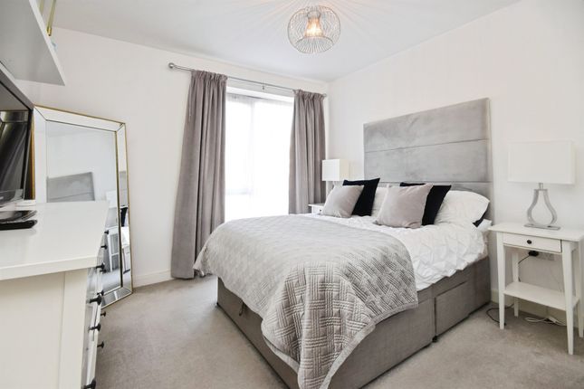 Flat 12, Primula Court, Safflower Lane, Romford photo 4