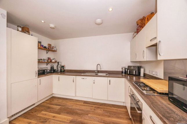 4, Taylor Court, 31, Merritt Way, Hampshire photo 2