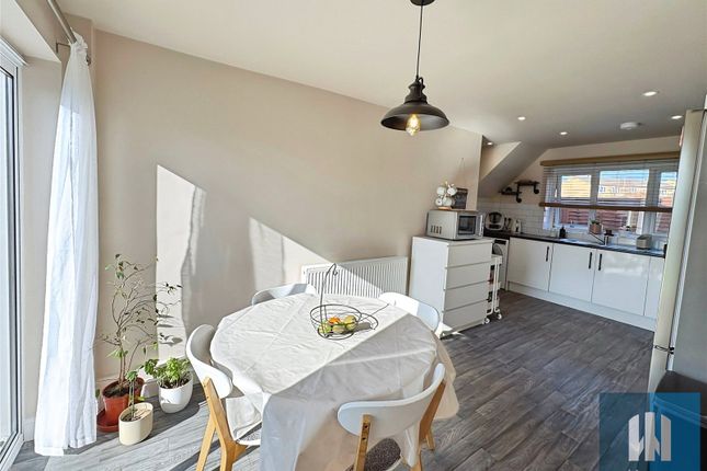 9, Northway Crescent, Mirfield photo 4