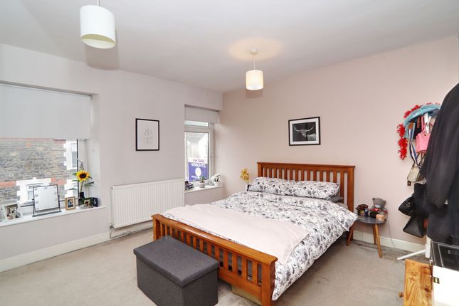49 Telekebir Road, Pontypridd photo 4