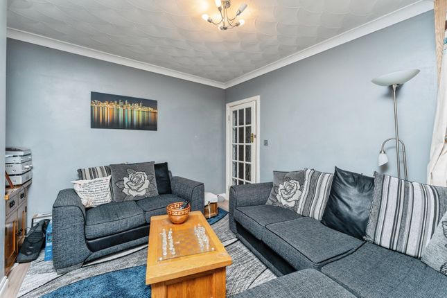 6, Knowles Avenue, Denbighshire photo 4