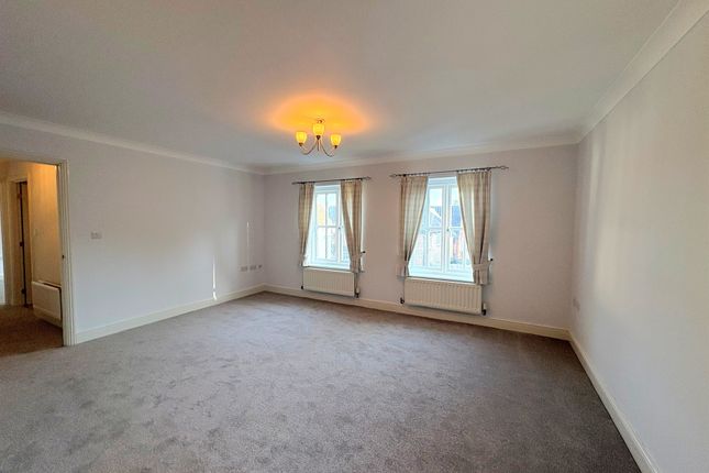 14, Fletcher Way, HAYWARDS HEATH photo 2