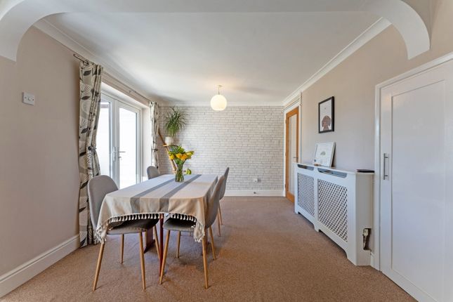 2, Hood Court, Corby photo 4