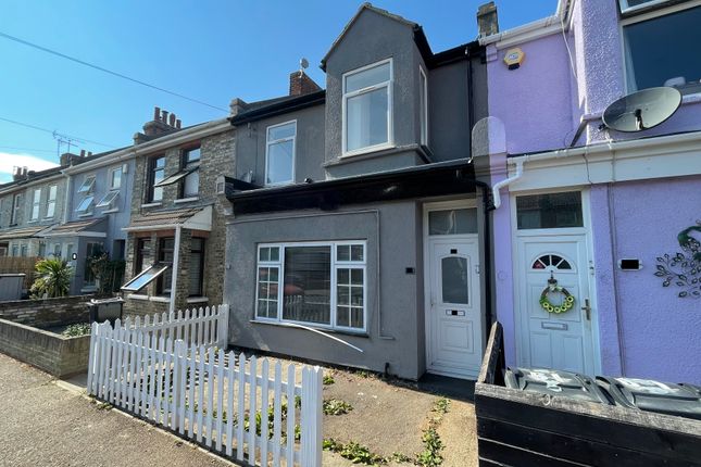 Thumbnail Maisonette to rent in Dudley Road, Clacton-On-Sea