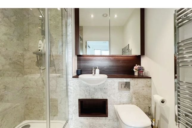 Flat 18B, Grafham Court, Edgware photo 4