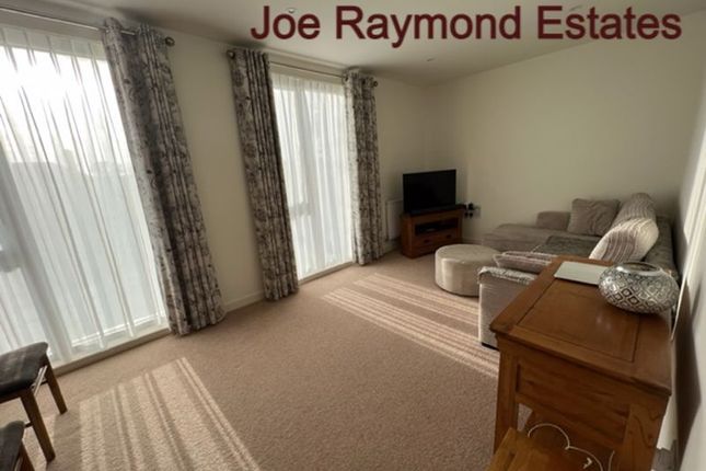Town house for sale in Camborne Road, Edgware