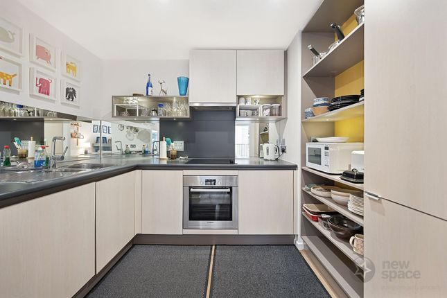 Flat 67, Reliance Wharf Hertford Road, London photo 4