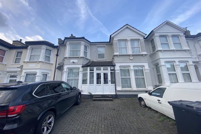 Thumbnail Semi-detached house to rent in Endsleigh Gardens, Cranbrook, Ilford