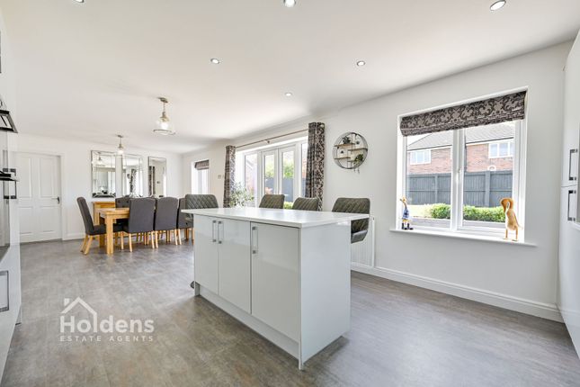 11 Wood Top Avenue, Preston photo 4
