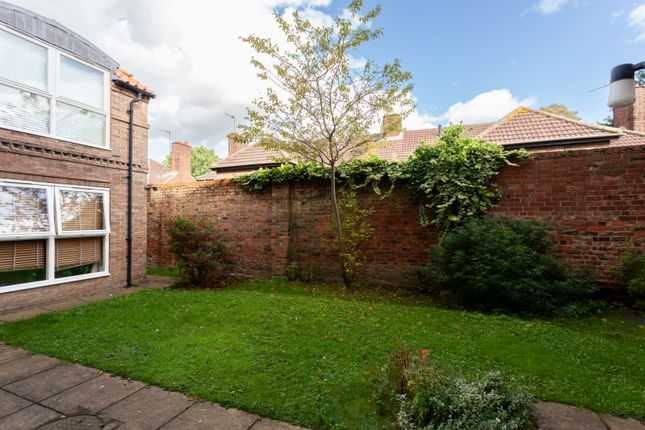 Flat for sale in Bootham Row, York, North Yorkshire