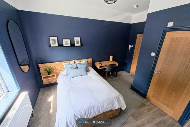 Room 3 - Ensuite + Kitchenette