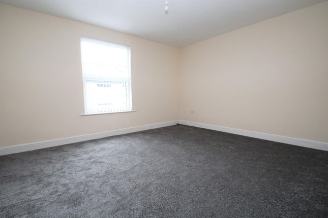 55, Victoria Street, West Yorkshire photo 5