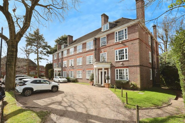 2-bed flat on Flat 8, Chyngton Court, Harrow, £359,950