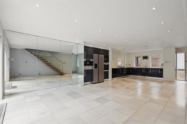 Twenty Four, Spencer Walk, London photo 4
