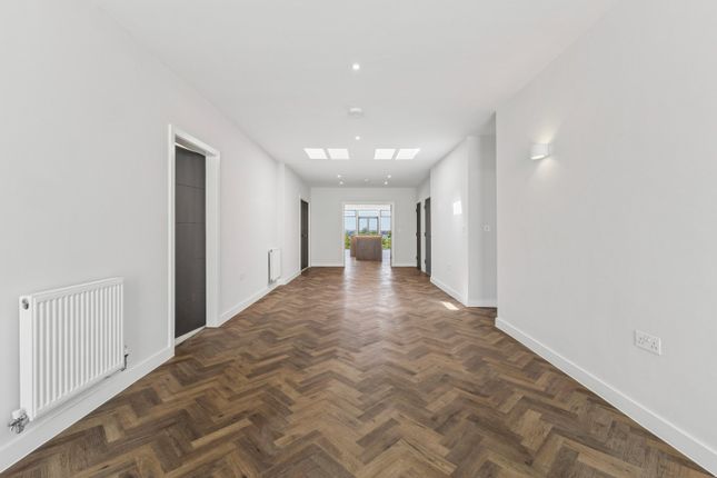 4,, Moyana, Newtown Road photo 3