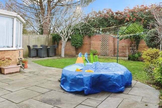 10, Southwold Spur, Slough photo 2