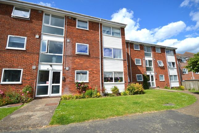 Thumbnail Flat to rent in Cedar Court, St Albans, Hertfordshire