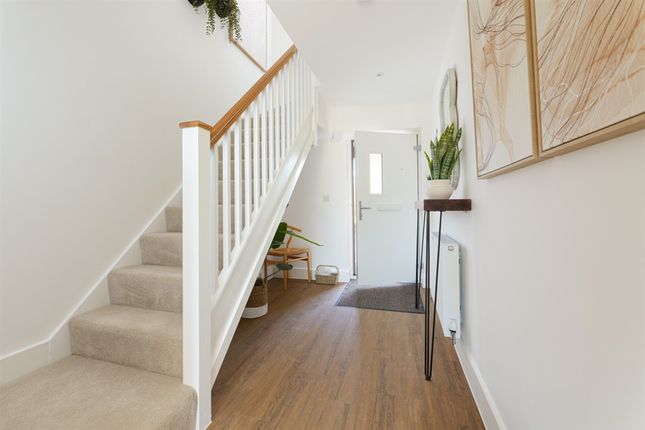 Boundary Road, Hythe photo 4