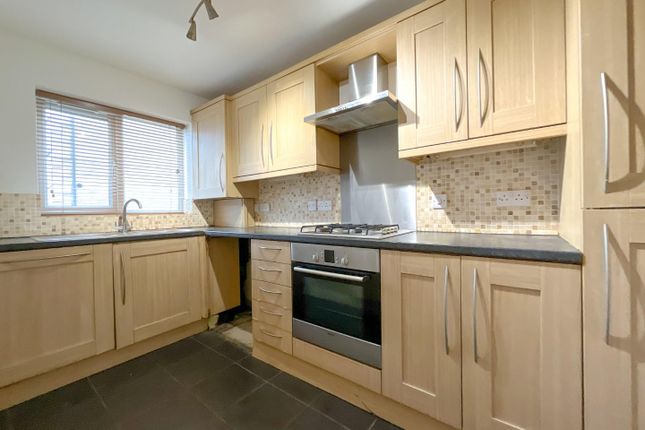 45, Healey Street, Batley photo 3