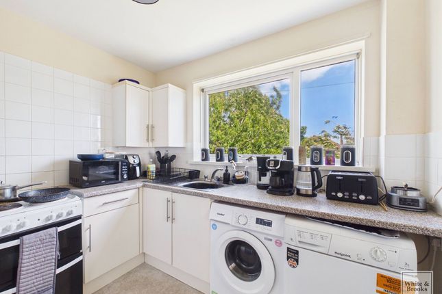 3 Cranford Gardens, Bognor Regis photo 3