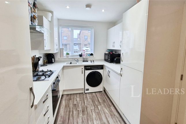 109, Bluebell Way, Fareham photo 3
