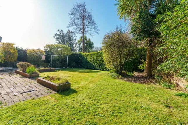 24, Manor Drive, Douglas photo 2